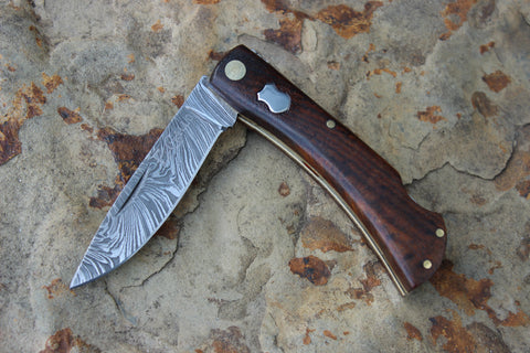 El Gallo EG99jrLdam Wood Handle Small Lockback Damascus